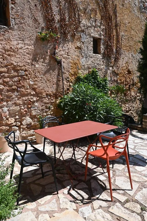 Maison Porte Heureuse Roussillon en Isere Francia